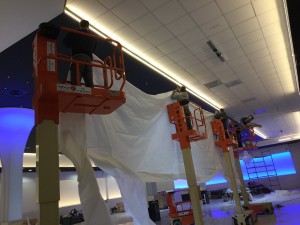 Grand montage - plafond-tendu
